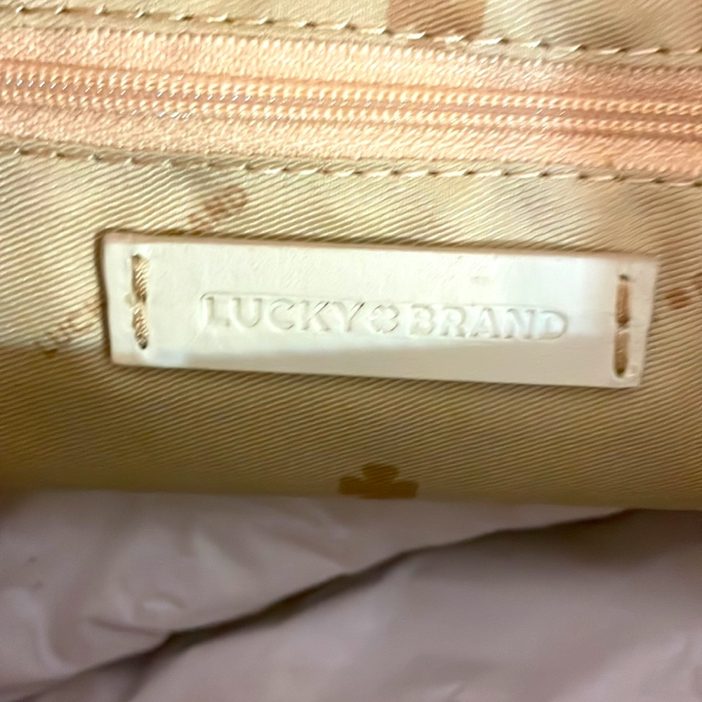 NWT - Lucky Brand ladies over the shoulder hobo bag. - Picture 5 of 7